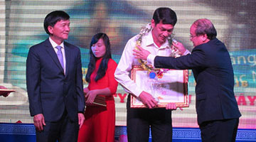 Thiên Tân Group nhận Giải thưởng Doanh nghiệp tiêu biểu Quảng Ngãi 2016